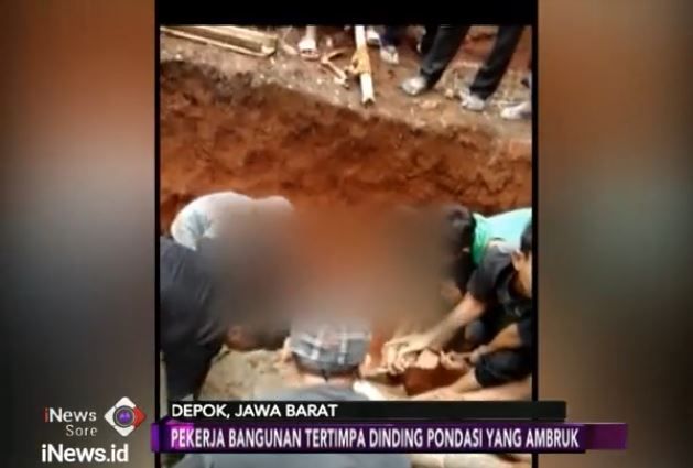 Tertimpa Dinding Pondasi Pekerja Bangunan Tewas